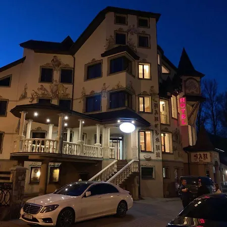 Baron - Museum Hotell